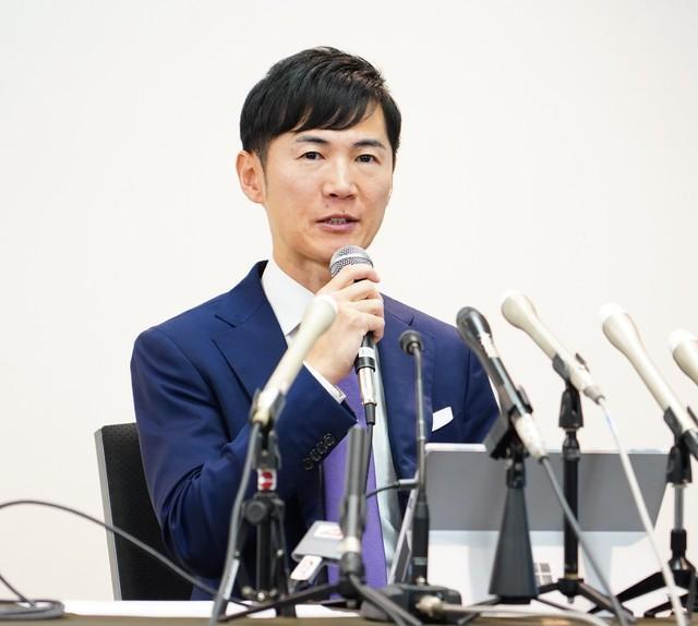 会見に臨む石丸伸二氏