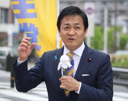 奈良市の近鉄大和西大寺駅前で演説した国民民主党の玉木雄一郎代表