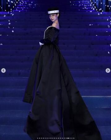 「2025 Met Gala」に参加したBLACKPINKのジェニー（出典：jennierubyjane）