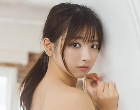 一ノ瀬瑠菜＝「BOMB」6月号限定版（ワン・パブリッシング）オリジナル両面ピンナップポスターより