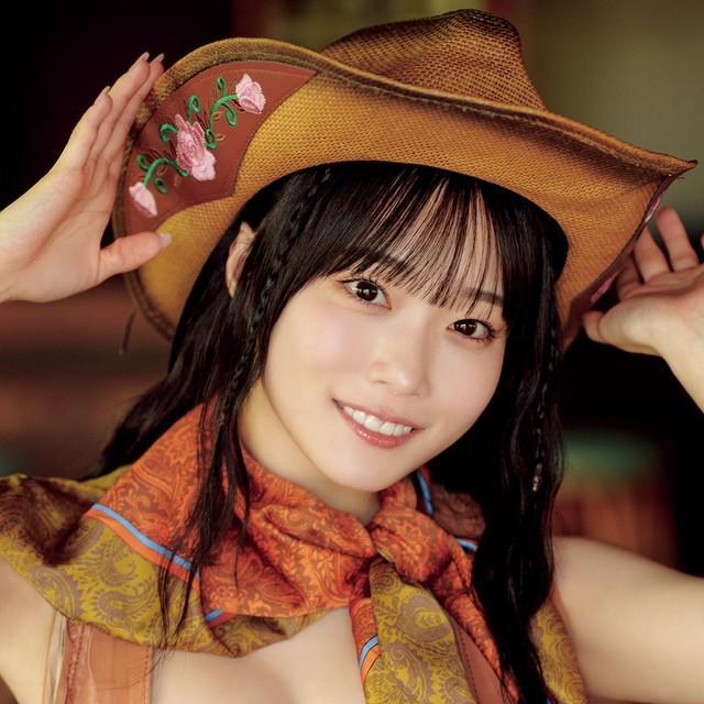 「週刊SPA!」2025年5月20日発売号に登場した岸みゆ＝撮影：鈴木ゴータ、ヘアメイク：海瀬志津奈（JULLY）、スタイリング：沼田美咲（ミタケイショウ）