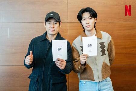 韓国ドラマ「野ネズミ」で主演を務める（左から）ソル・ギョング リュ・ジュンヨル（出典：@NetflixKR）