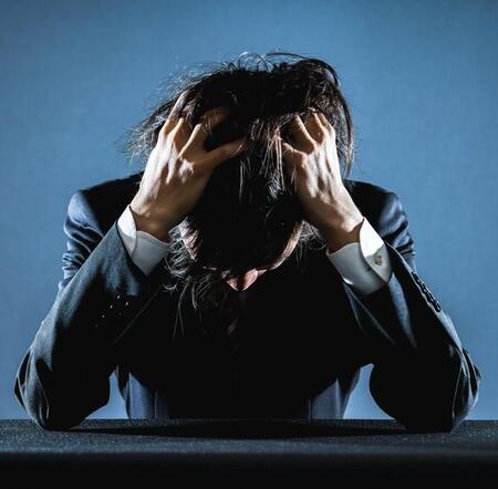 入社して間もない若者が退職代行を利用する背景には“企業側”にも問題が?キャリアカウンセラーが解説