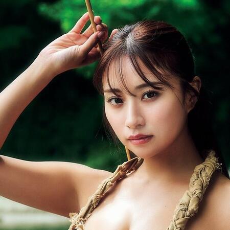 「週刊SPA!」（扶桑社）2025年6月17日発売号に登場した神山みれい＝撮影：高橋慶佑、ヘアメイク：mahiro、スタイリング：工藤沙恵（ミタケイショウ）