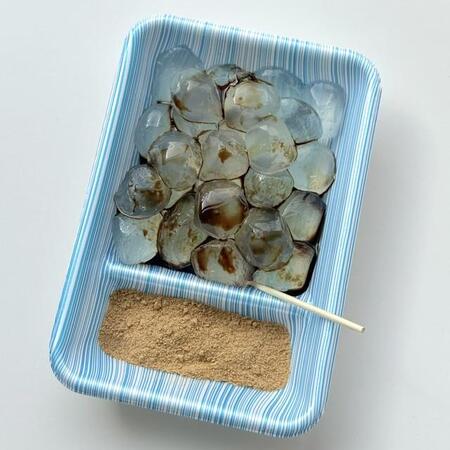 まず黒蜜をなじませてからきな粉。公式オススメの食べ方