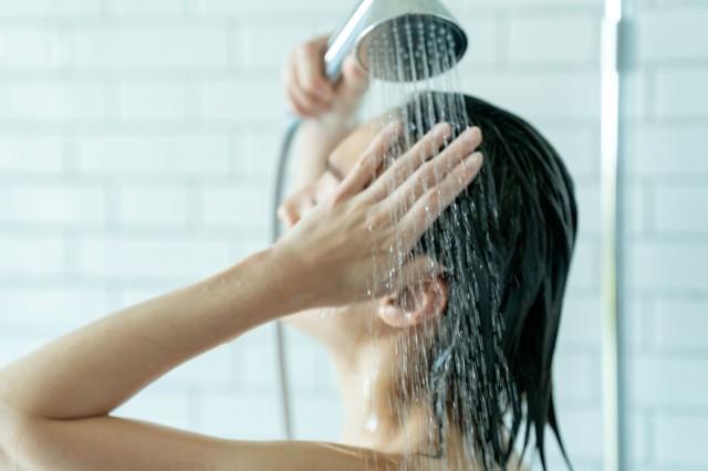 冷水シャワーは体に危険？専門家が警鐘！最適な温度と健康への影響を徹底解説