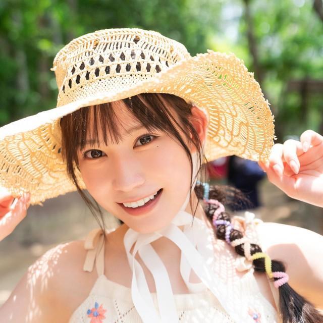 SKE48・大村杏の1st写真集（秋田書店）より＝撮影・佐藤佑一