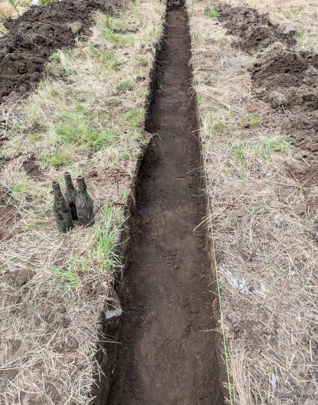 これスコップ手掘りなんです（雪国の外構屋Kさん提供）