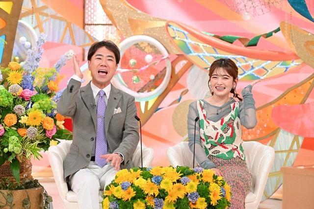 MCの藤井隆（左）と井上咲楽＝「新婚さんいらっしゃい！」7月6日放送回よりⓒABCテレビ