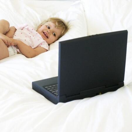 スマホやタブレット、パソコンのスクリーンを見続けている子供たちの脳が小さい!?