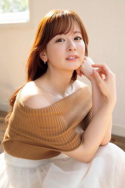 皆藤愛子41歳、艶っぽさ光るグラビア披露 「めざまし」抜てきから20年