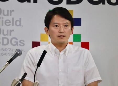 定例会見に臨む兵庫県の斎藤元彦知事＝県庁