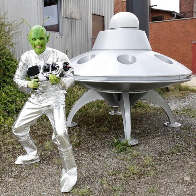 太陽系を疾走する天体、UFOの可能性！？