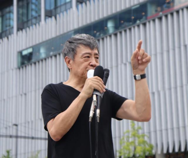 大阪市内で初の街頭演説を行った世良公則