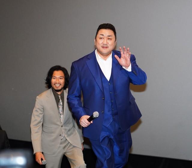 ジャパンプレミアに登場したマ・ドンソク（右）と青木崇高＝都内（撮影・高石航平）