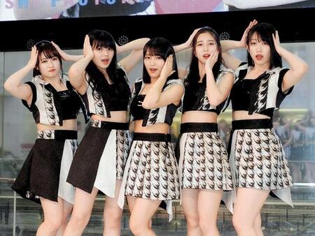 こぶしファクトリーの（左から）広瀬彩海、浜浦彩乃、野村みな美、井上玲音、和田桜子＝2019年撮影