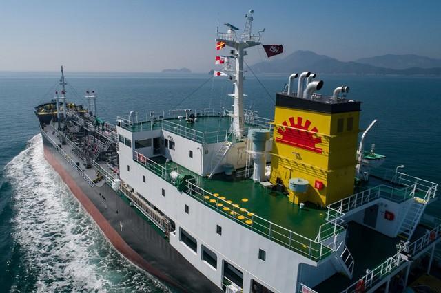 東幸海運のタンカー船「ひかる」（画像提供・東幸海運）