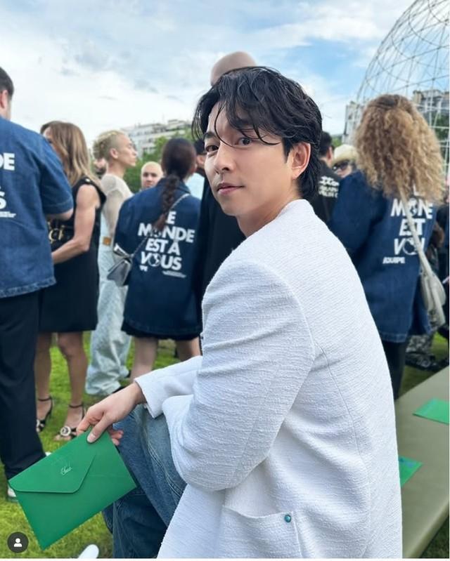 俳優 コンユ 直筆サイン色紙 イカゲーム コン・ユ 韓国 Yahoo!オークション -「コンユ サイン」の落札相場・落札価格