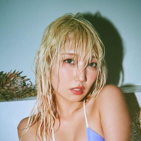 霜月めあのデジタル写真集「これからの挑戦」（幻冬舎）より＝撮影：岡本武志／スタイリスト：葉月／ヘアメイク：清水恵美子／衣装提供協力：REALISE