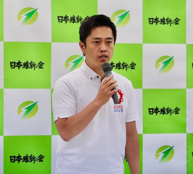 日本維新の会代表続投が決まった吉村洋文氏＝大阪市内の党本部