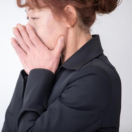 夫の死後に明かされた愛人の存在…　※画像はイメージです（FineGraphics/photoAC）