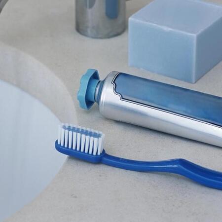 人間の髪の毛から作られた歯磨き粉が損傷した歯に画期的な効果の可能性