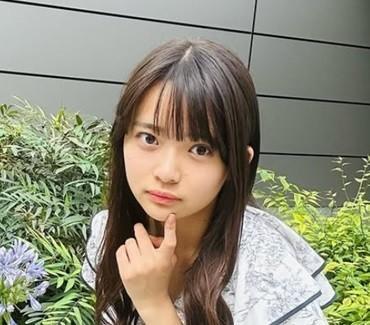 撮影時は16歳！ジーパン脱いでドキッ　小森香乃「ヤンジャン」登場　ファン「いままで観た中で一番かわいい」