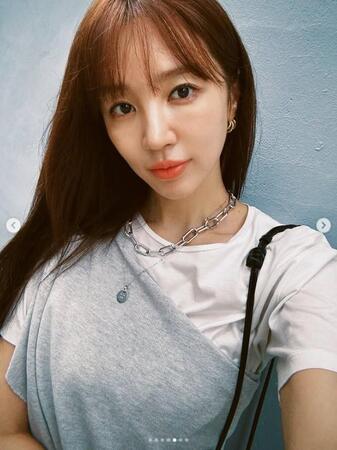 女優・ユン・ウネの公式インスタグラム＠y1003_graceより