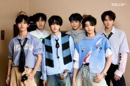 奔赴少年CIIUの公式Weiboアカウントより