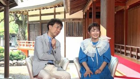 MCの藤井隆（左）と井上咲楽＝「新婚さんいらっしゃい！」9月7日放送回よりⓒABCテレビ