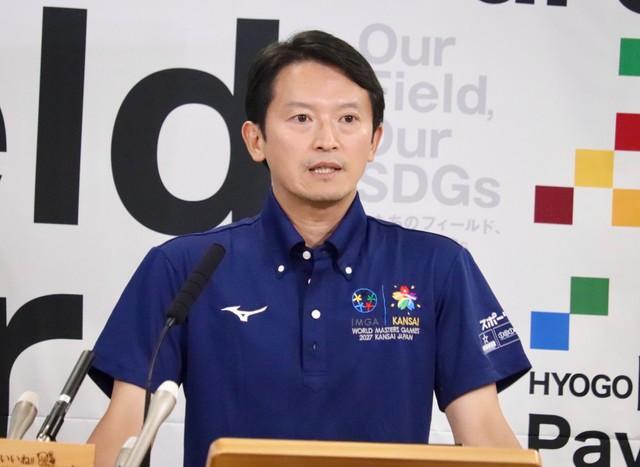 定例会見に臨んだ兵庫県の斎藤元彦知事＝県庁