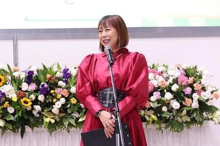 プレゼンテーターを務めた椿鬼奴