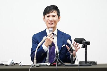 代表として最後の会見をする石丸伸二氏
