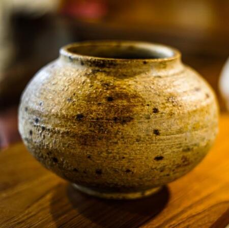 祖父から貰った壺が実は高額だった！　※画像はイメージです（makoto.h/photoAC）