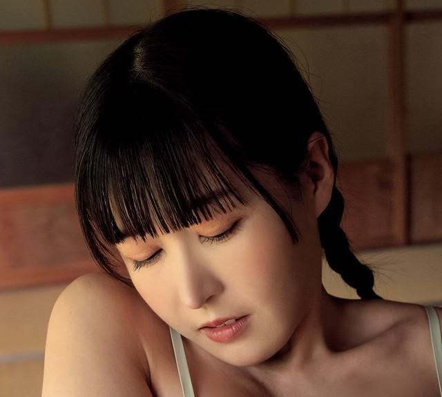 丸山りさ「週刊SPA!」（扶桑社）2025年10月7日号より＝撮影：佐藤裕之 ヘアメイク：小林阿佐美 スタイリング：八杉直美