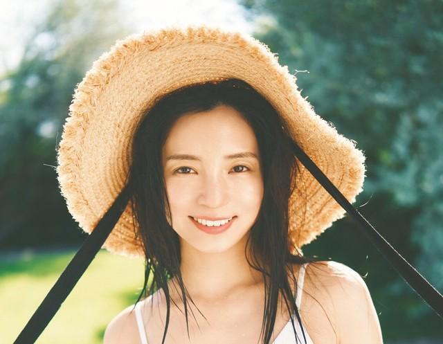 「FLASH」（25年9月30日発売号）に登場した入来茉里ⓒ光文社／週刊FLASH（写真・千葉タイチ）
