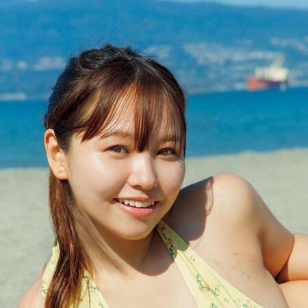 本郷柚巴の3rd写真集よりⒸ菊地泰久／講談社 