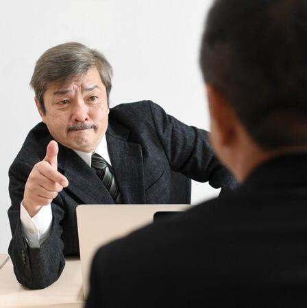 パートナーの兄からの冷たい言葉　※画像はイメージです（こうまる/photoAC）