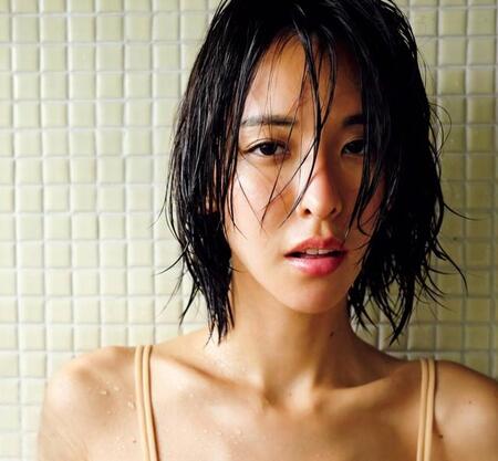 「FLASH」（25年10月7日発売号）に登場した奈月セナⓒ光文社／週刊FLASH（写真・笠井爾示）