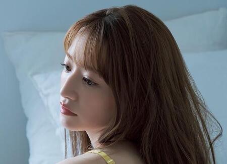 中田花奈「週刊SPA!」（扶桑社）2025年10月14・21日号より＝撮影：唐木貴央 ヘアメイク：萩村千紗子 スタイリング：八杉直美