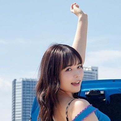 「週刊SPA!」2025年10月28日発売号に登場した東雲うみ＝撮影：彦坂栄治、ヘアメイク：田森春菜（JULLY）、スタイリング：米丸友子