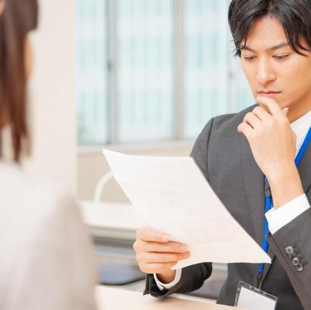 AIが作った履歴書を採用担当はどう見る？　※画像はイメージです（FineGraphics/photoAC）