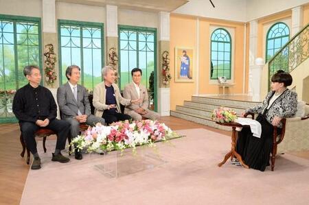 17日放送の「徹子の部屋」に出演する（左から）石原延啓氏、石原宏高氏、石原伸晃氏、石原良純。右端は司会の黒柳徹子＝テレビ朝日提供