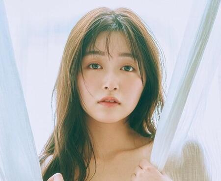 「FLASH」（25年11月18日発売号）に登場した山本杏ⓒ光文社／週刊FLASH（写真・岡本武志）