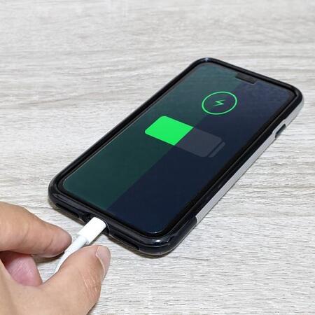 スマホ※画像はイメージです（ ICTよろず相談所/photoAC）
