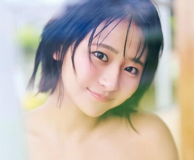 「FLASH」（25年11月18日発売号）に登場したすみぽん（高倉菫）ⓒ光文社／週刊FLASH럫・佐々木大輔（SIGNO）