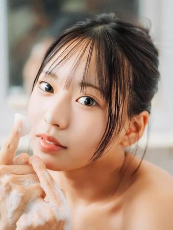 奥村桃夏 デジタル限定写真集「桃色最強伝説」（ワニブックス）より＝撮影：下田直樹