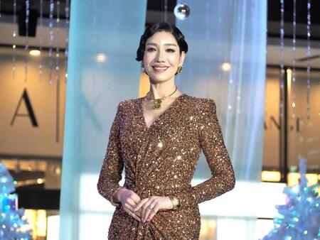 クリスマスイベント「GRAND WISH CHRISTMAS 2025」のクリスマスツリー点灯式に登場したアン ミカ＝グランフロント大阪