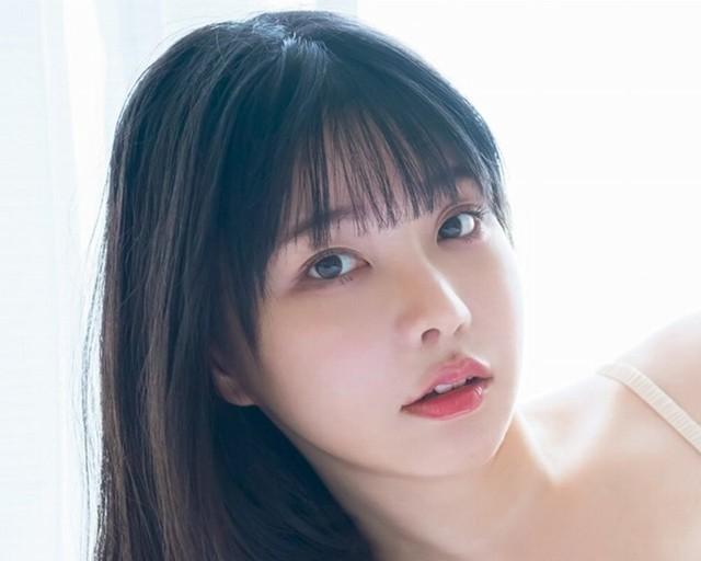 「FLASH」（25年12月16日発売号）に登場した穂波あみⓒ光文社／週刊FLASH（写真・唐木貴央）