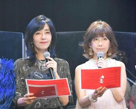 82年組の同期、アラ還アイドルが偶然の双子コーデ「気が合いすぎてびっくり」早見優＆松本伊代